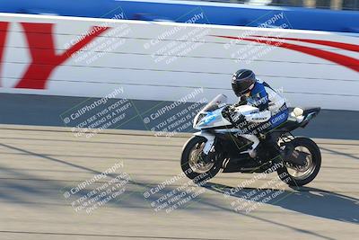 media/Jan-21-2022-Fastrack Riders (Fri) [[90b5309cc6]]/Level 1/Session 1 Front Straight/